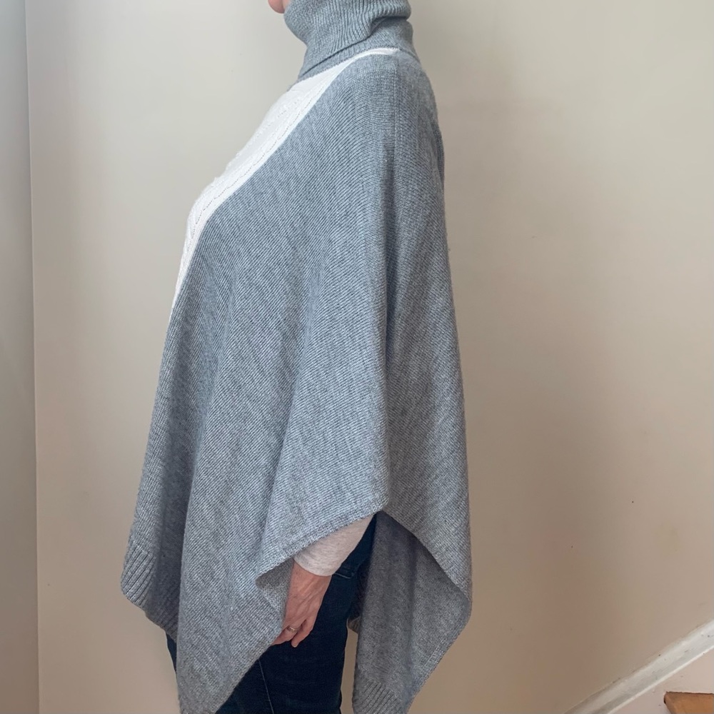 Women’s Wool Blend Chunky Knit Poncho Turtleneck Cream Grey One Size - Picture 7 of 15